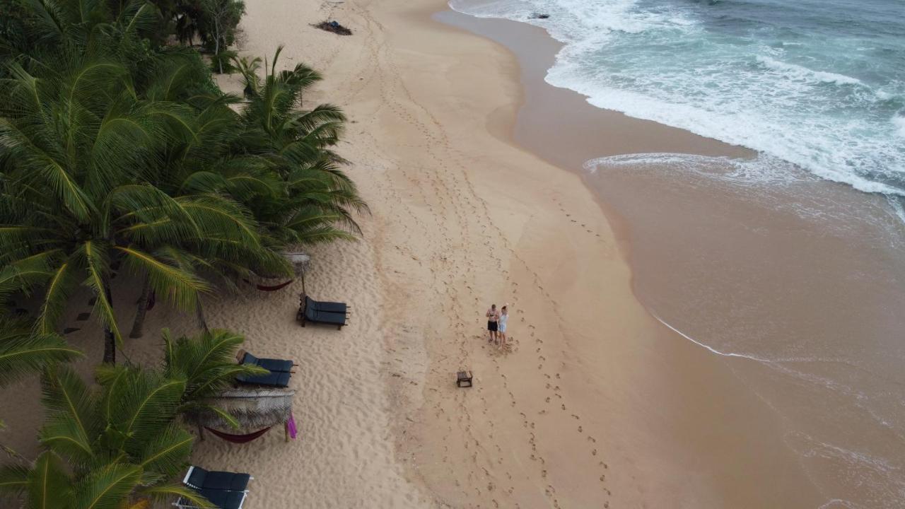 Marakolliya Beach Resort Tangalle Exterior photo
